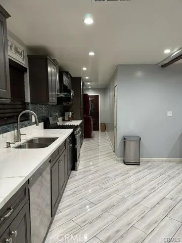 1661 Forest, Pasadena, California 91103 — photo 4