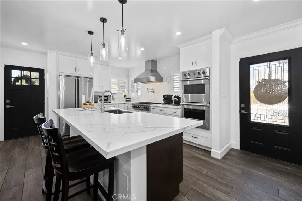 GORGEOUS upgraded kitchen! GORGEOUS upgraded kitchen!