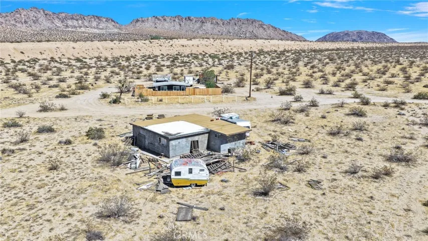 4225 Cathy's Lane, Landers, California 92285 — photo 4