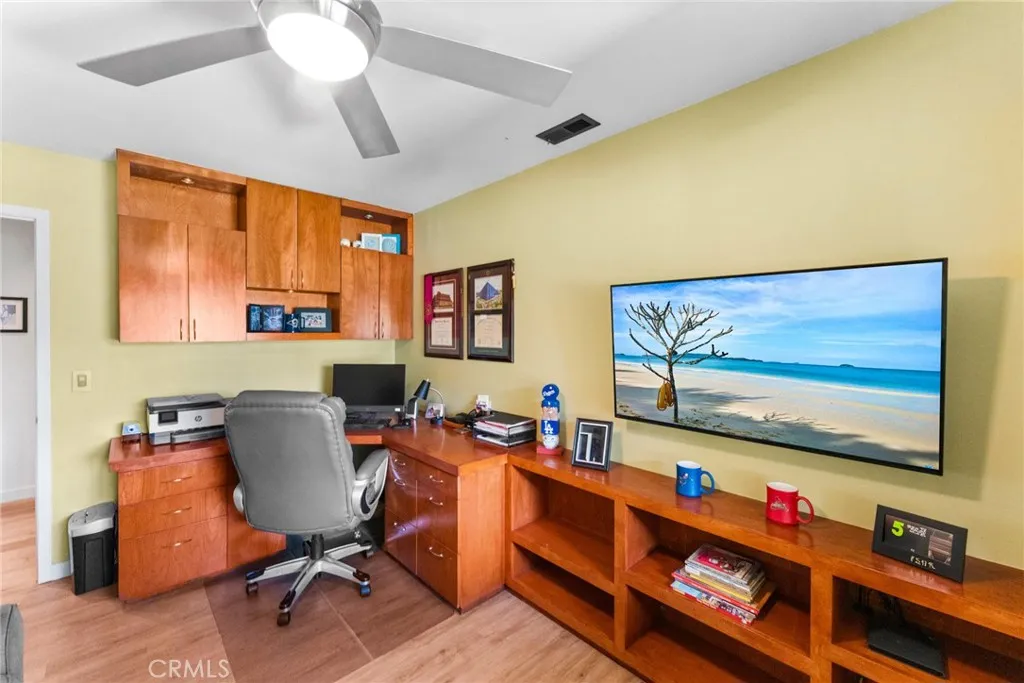 4th Bedroom Office conversion. 4th Bedroom Office conversion.