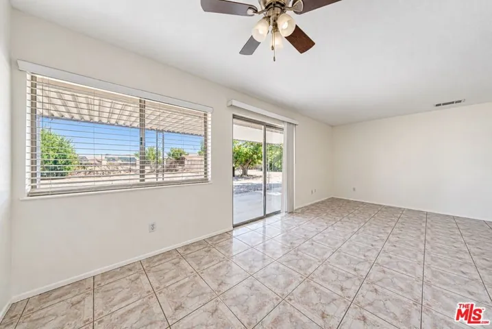 12865 Amethyst Road, Victorville, California 92392 — photo 4