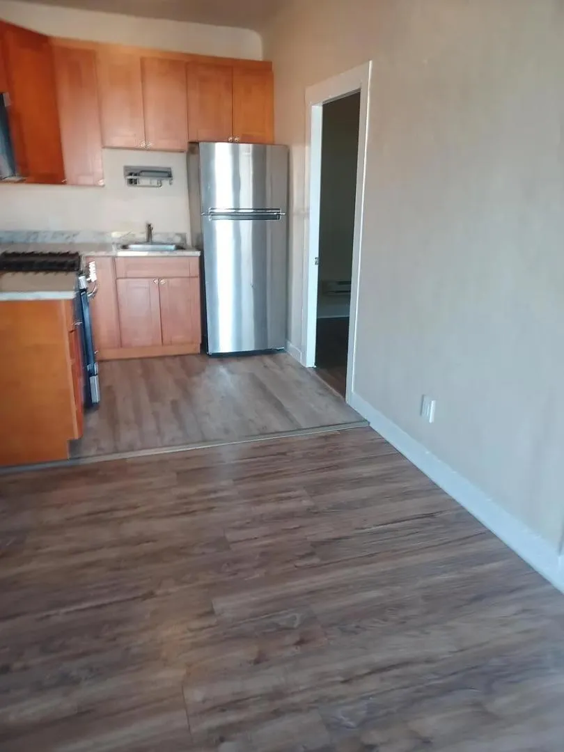 UNIT 1 (FRONT) 2 BED, 1 BATH