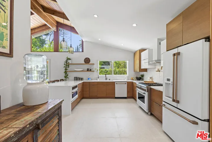23023 Gainford Street, Woodland Hills, California 91364 — photo 4