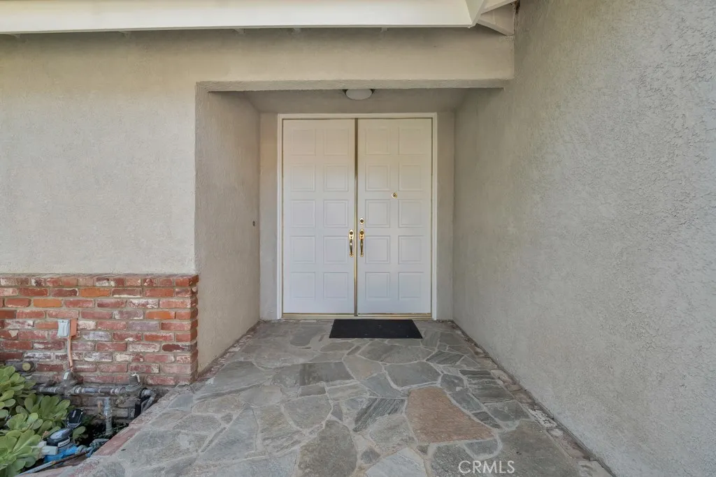 Double door entry