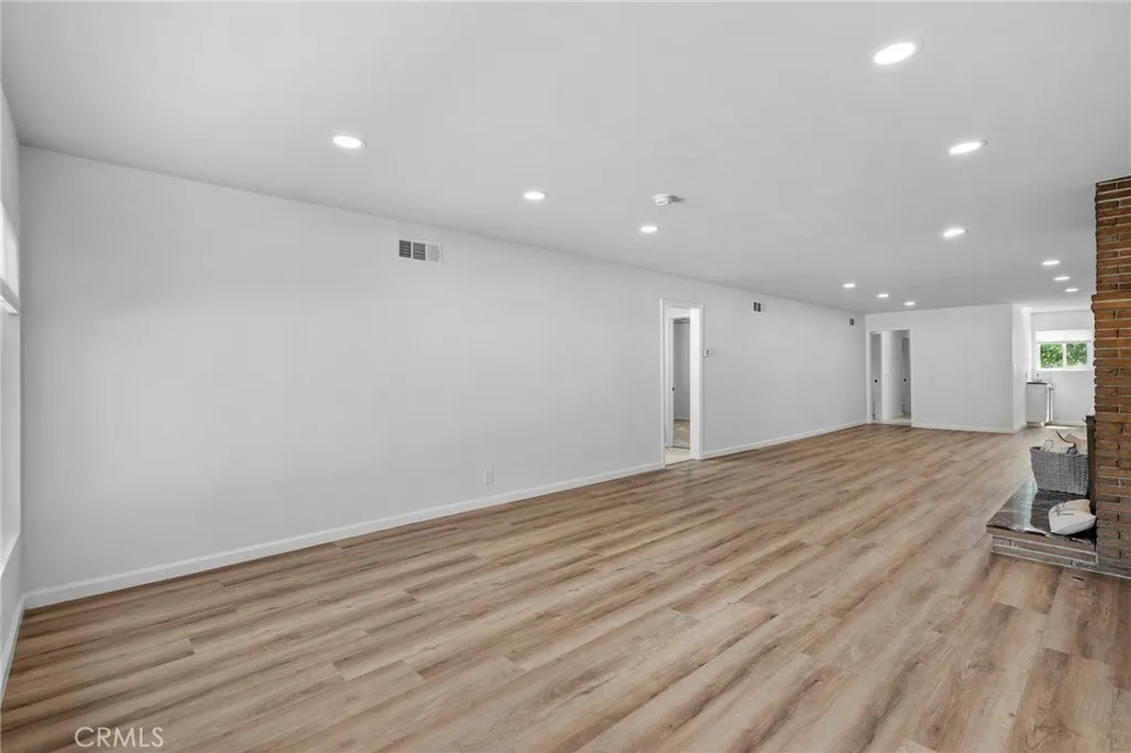 Large Living Space Large Living Space