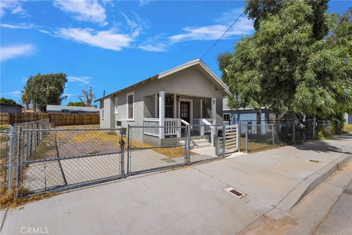 518 Quivera, Needles, California 92363 — photo 4