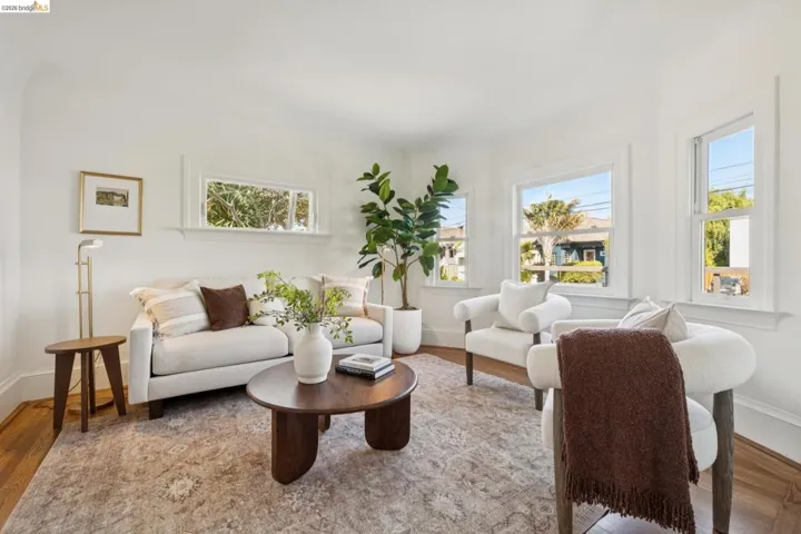 915 63rd St, Oakland, California 94608 — photo 4