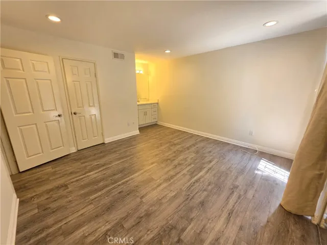 11107 Arminta 22, Los Angeles, California 91352 — photo 4