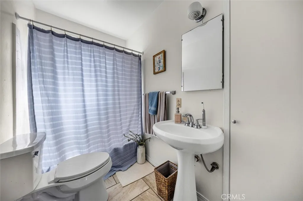 Unit C Bathroom