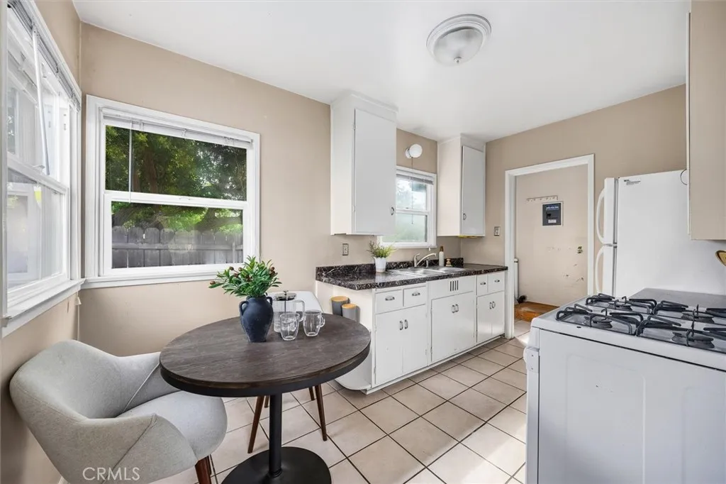 Unit B Dining / Kitchen