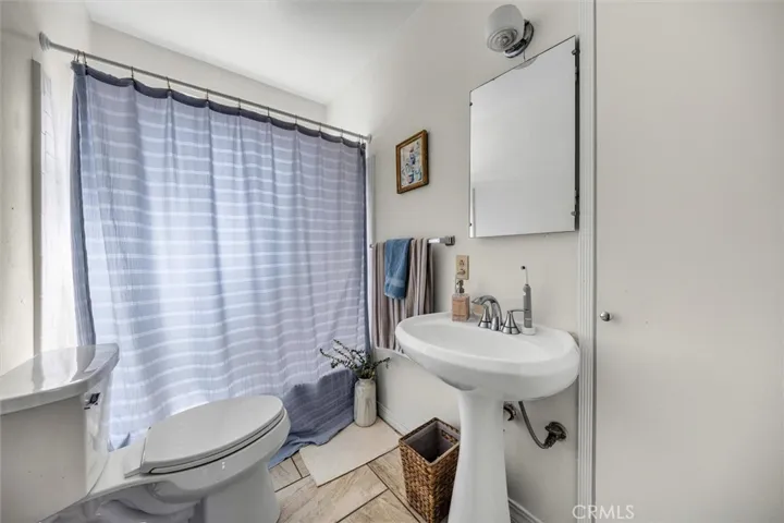 Unit C Bathroom