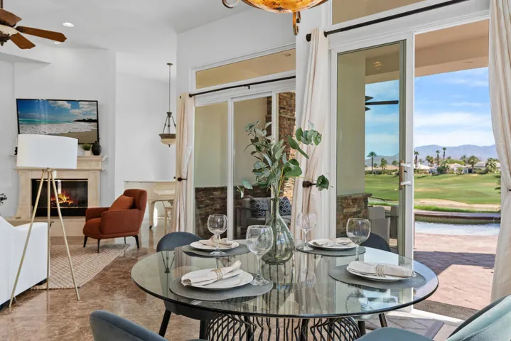 Breakfast area