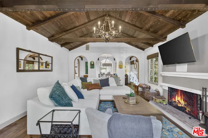 9002 Norma Place, West Hollywood, California 90069 — photo 4