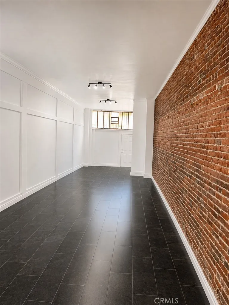 3616 Washington Blvd W