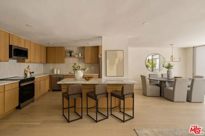 848 N Kings Road 208, West Hollywood, California 90069 — photo 4