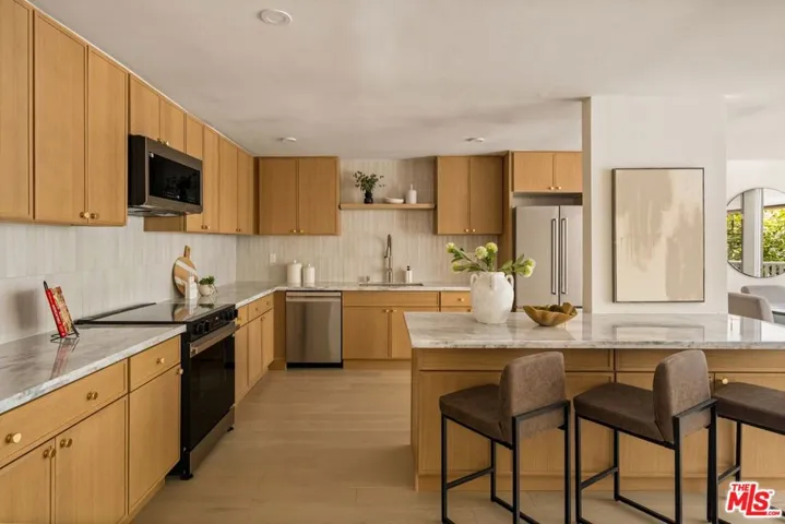 848 N Kings Road 208, West Hollywood, California 90069 — photo 5