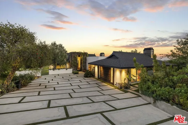 2402 Carman Crest Drive, Los Angeles, California 90068 — photo 5