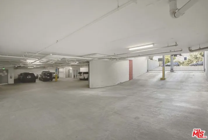 10850 Bloomfield Street, Los Angeles, California 91602 — photo 5