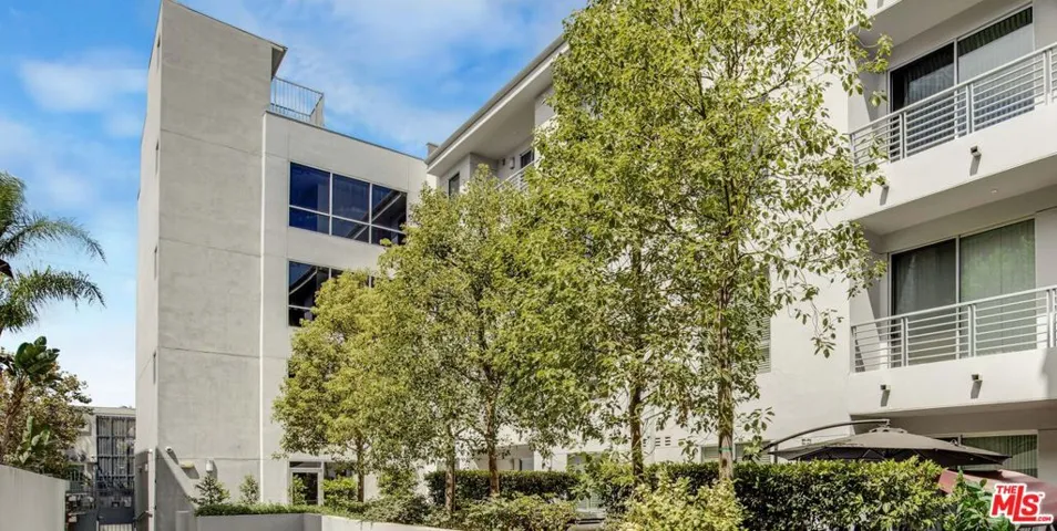 10850 Bloomfield Street, Los Angeles, California 91602 — photo 4
