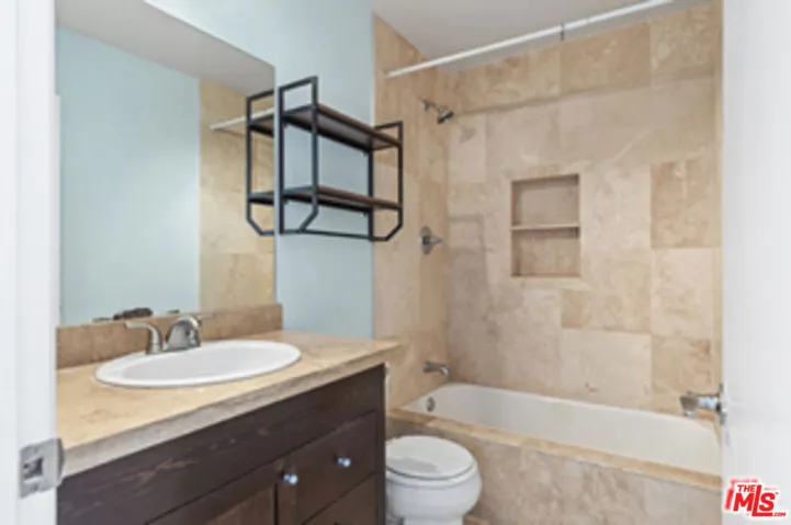 2884 Sawtelle Boulevard 203, Los Angeles, California 90064 — photo 4