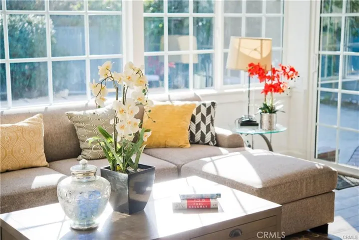 13418 Debby, Los Angeles, California 91401 — photo 4