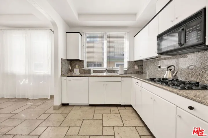 11952 Montana Avenue 303, Los Angeles, California 90049 — photo 4