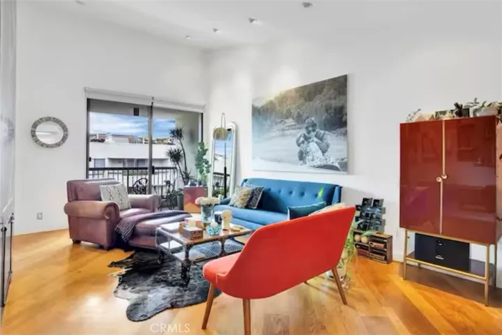 911 N Kings 306, West Hollywood, California 90069 — photo 4