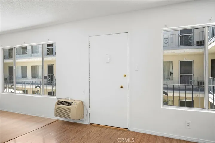 1422 N Curson Avenue 1, Los Angeles, California 90046 — photo 4