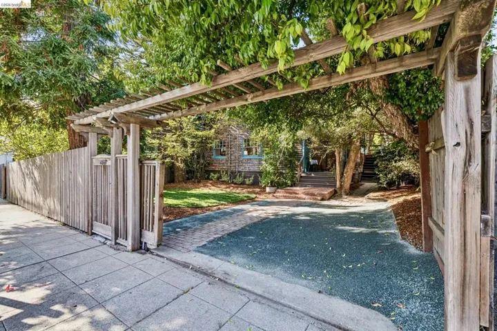 2319 Woolsey St, Berkeley, California 94705 — photo 4