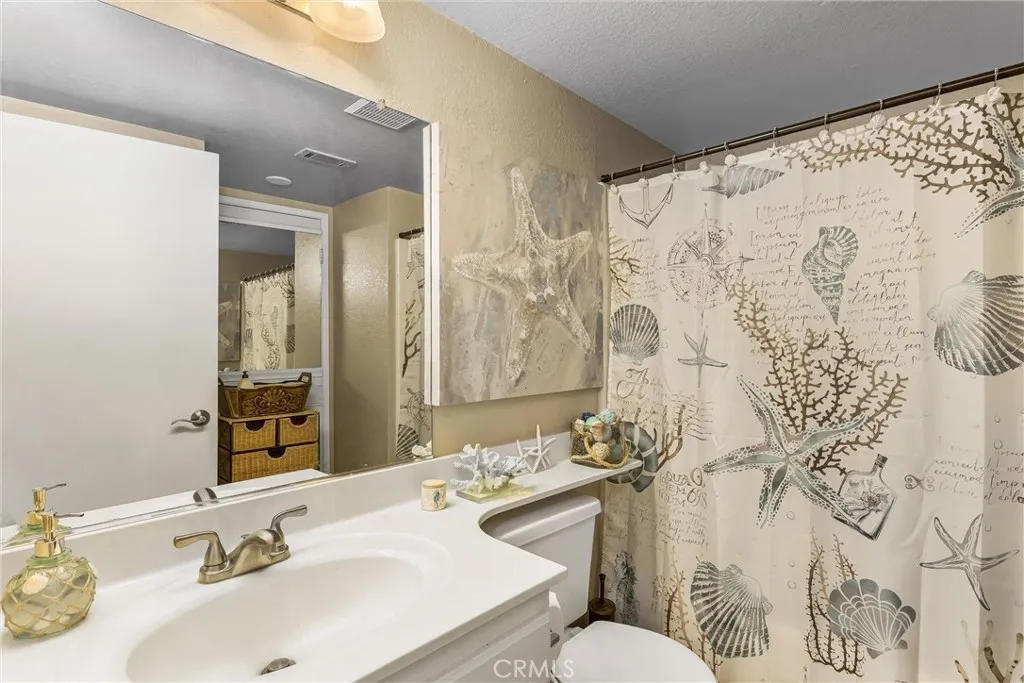 Guest bath 1 Guest bath 1