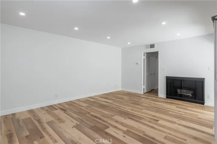 1339 N Columbus, Glendale, California 91202 — photo 5