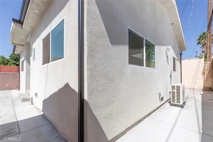 1135 A E Windsor, Glendale, California 91205 — photo 4