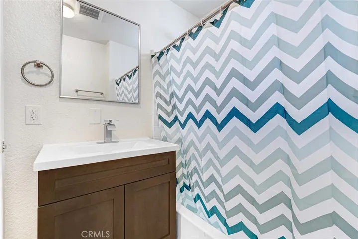 715 E 87th Place, Los Angeles, California 90002 — photo 4