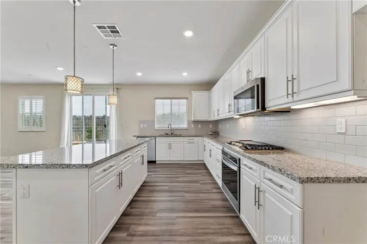 17115 Zion Drive, Canyon Country, California 91387 — photo 4