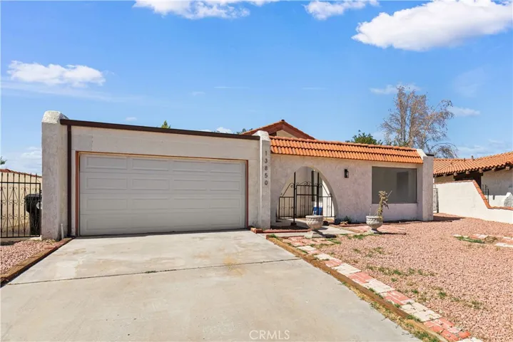 13850 Dahlgren Drive, Victorville, California 92395 — photo 4