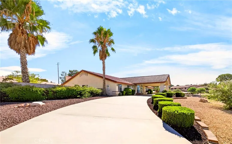 13573 Sunset Drive, Apple Valley, California 92308 — photo 4