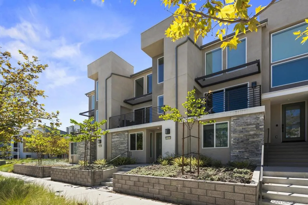 Facade/Exterior Front Facade/Exterior Front