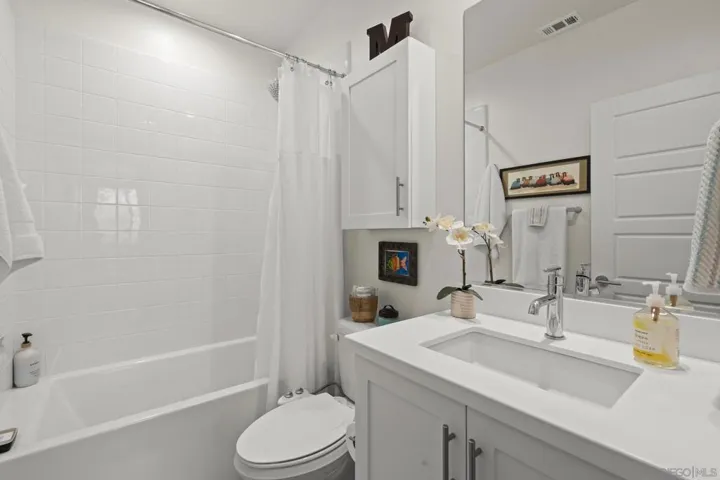 2nd Bedroom Bath