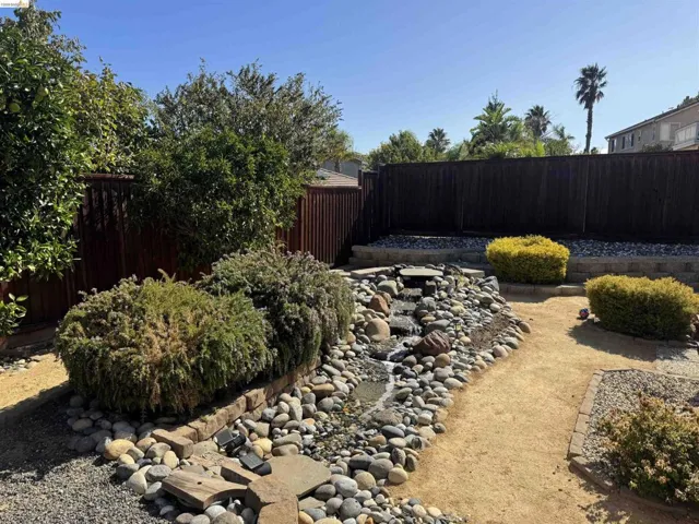 2385 Fieldgate Dr, Pittsburg, California 94565 — photo 5