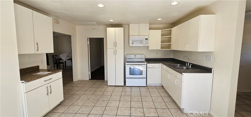 3955 Blair, Corona, California 92879 — photo 4