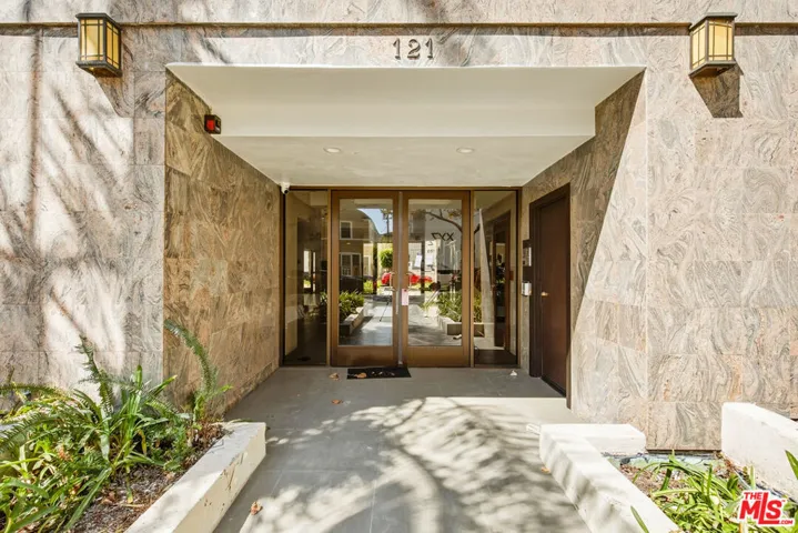 121 S Canon Drive 203, Beverly Hills, California 90212 — photo 4
