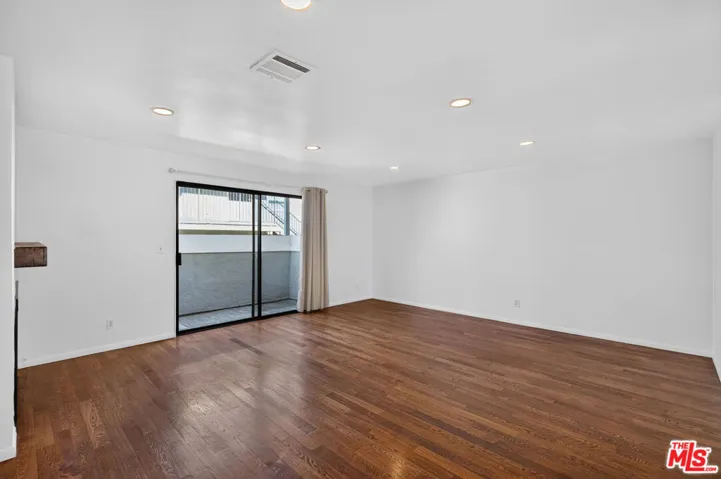 2519 Kansas Avenue 102, Santa Monica, California 90404 — photo 4