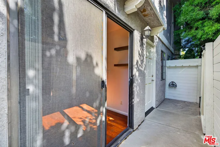 2519 Kansas Avenue 102, Santa Monica, California 90404 — photo 5
