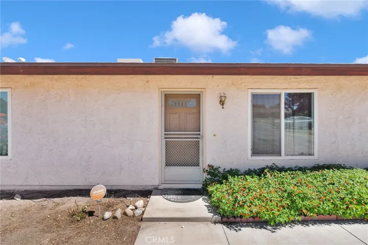 10599 Oakwood, Hesperia, California 92345 — photo 5