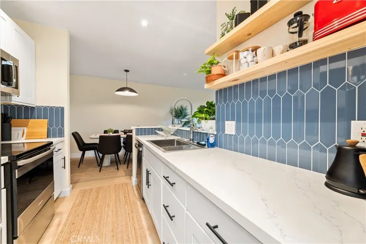 8535 W West Knoll Drive 312, West Hollywood, California 90069 — photo 4