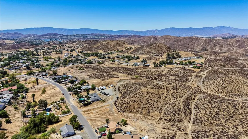 23000 Surfside Court, Canyon Lake, California 92587 — photo 5
