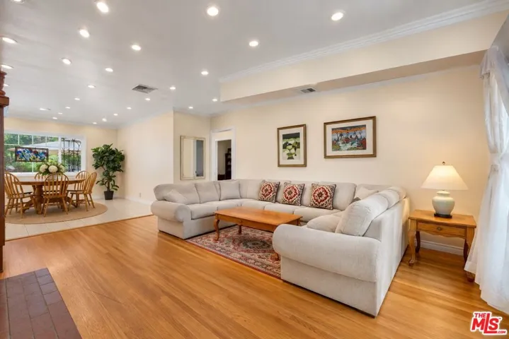 11861 Tiara Street, Los Angeles, California 91607 — photo 5