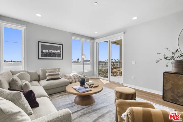 7428 Santa Monica Boulevard 406, West Hollywood, California 90046 — photo 4