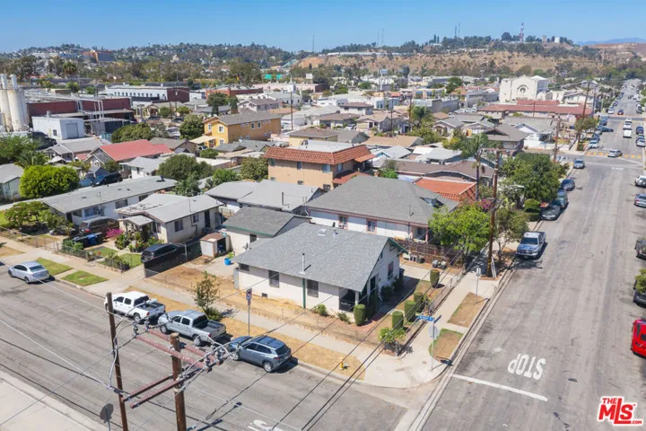 301 N Mcdonnell Avenue, Los Angeles, California 90022 — photo 4