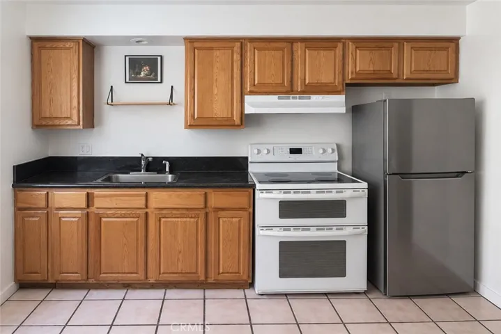 315 E 8th Street, Corona, California 92879 — photo 4
